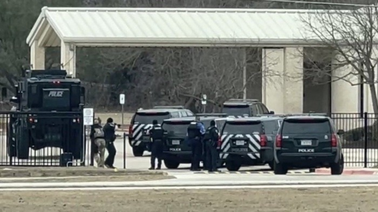 ABD'deki sinagogda 4 kişi rehin alındı